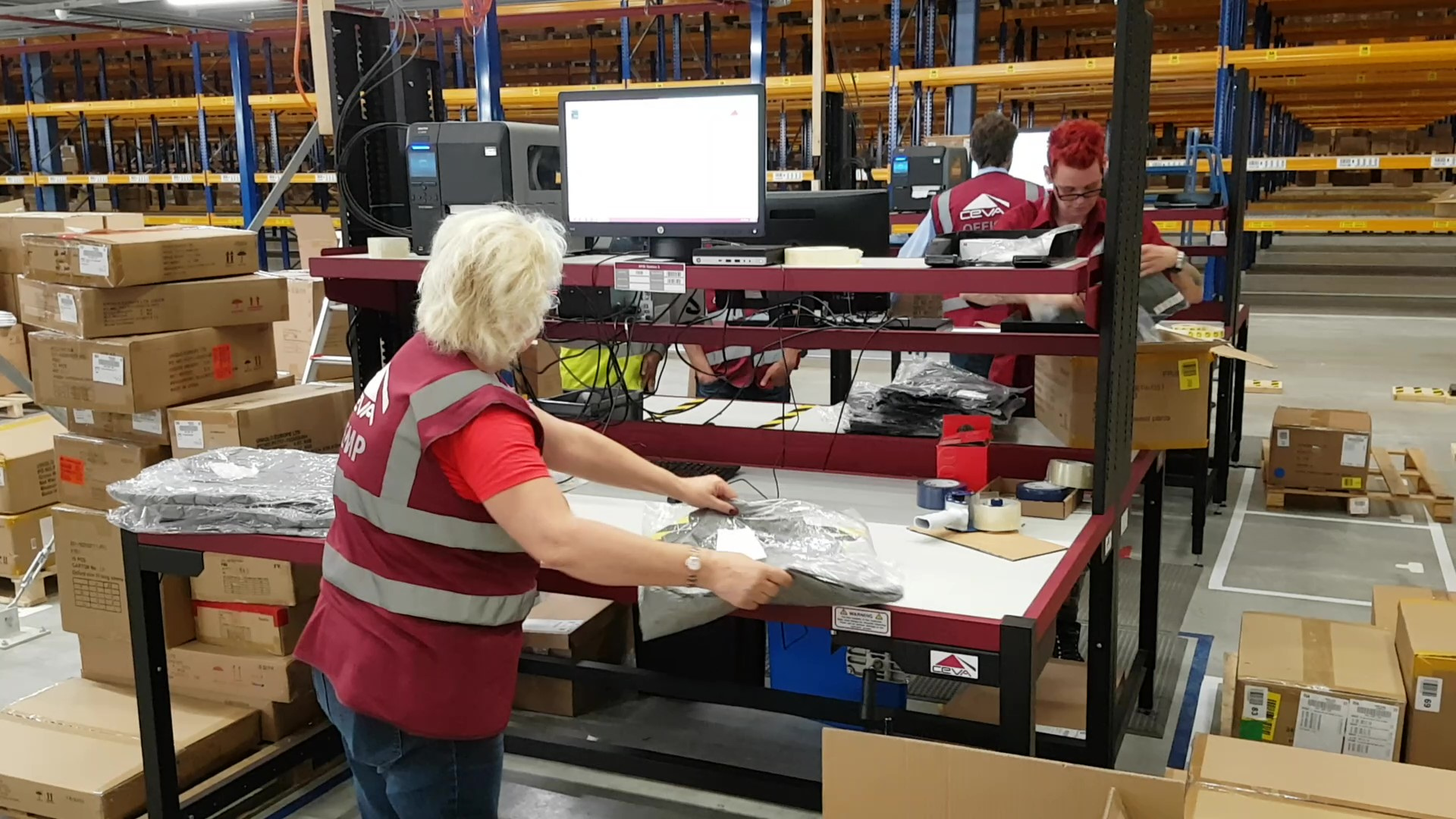 Verpakkingsproces met RFID Overhead System 